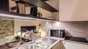 Private kitchen - Trinita dei Monti Superior Suite (Rome)