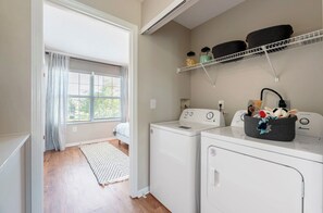 Interior - 2-bedroom townhome in adorable Canal Winchester with Pool and gym access (Canal Winchester)
