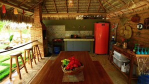 Outdoor dining - Vila Castanheiras (Cajueiro da Praia)