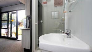 Bathroom - Sleepover Kruger Mpumalanga International Airport (Mbombela)