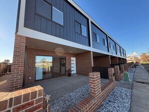 Exterior - Wagga Central Comfort 4 (Wagga Wagga)