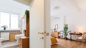 Unclassified image, 5 of 23, button - Rome As You Feel - Zoccolette Apartment (Rome)