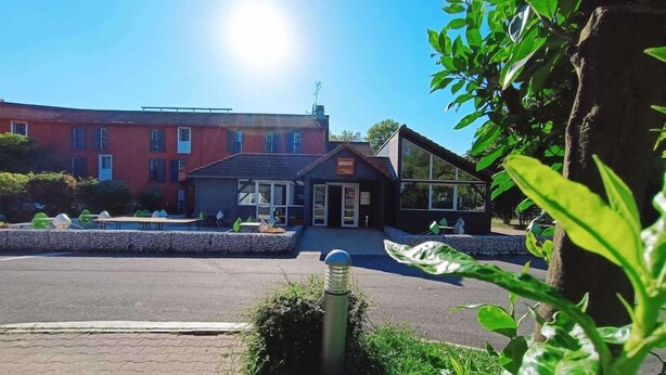 Exterior - Enzo Hotels Trappes by Kyriad Direct (Trappes)