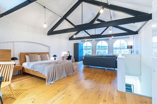 Farringdon Residence