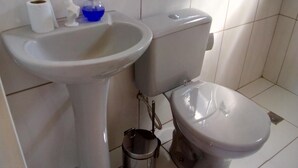 Bathroom - Rest. e Pousada Fabiao II (Itacarambi)