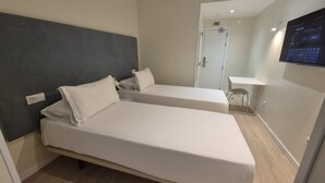 Quarto casal ou duplo superior, vista para a cidade