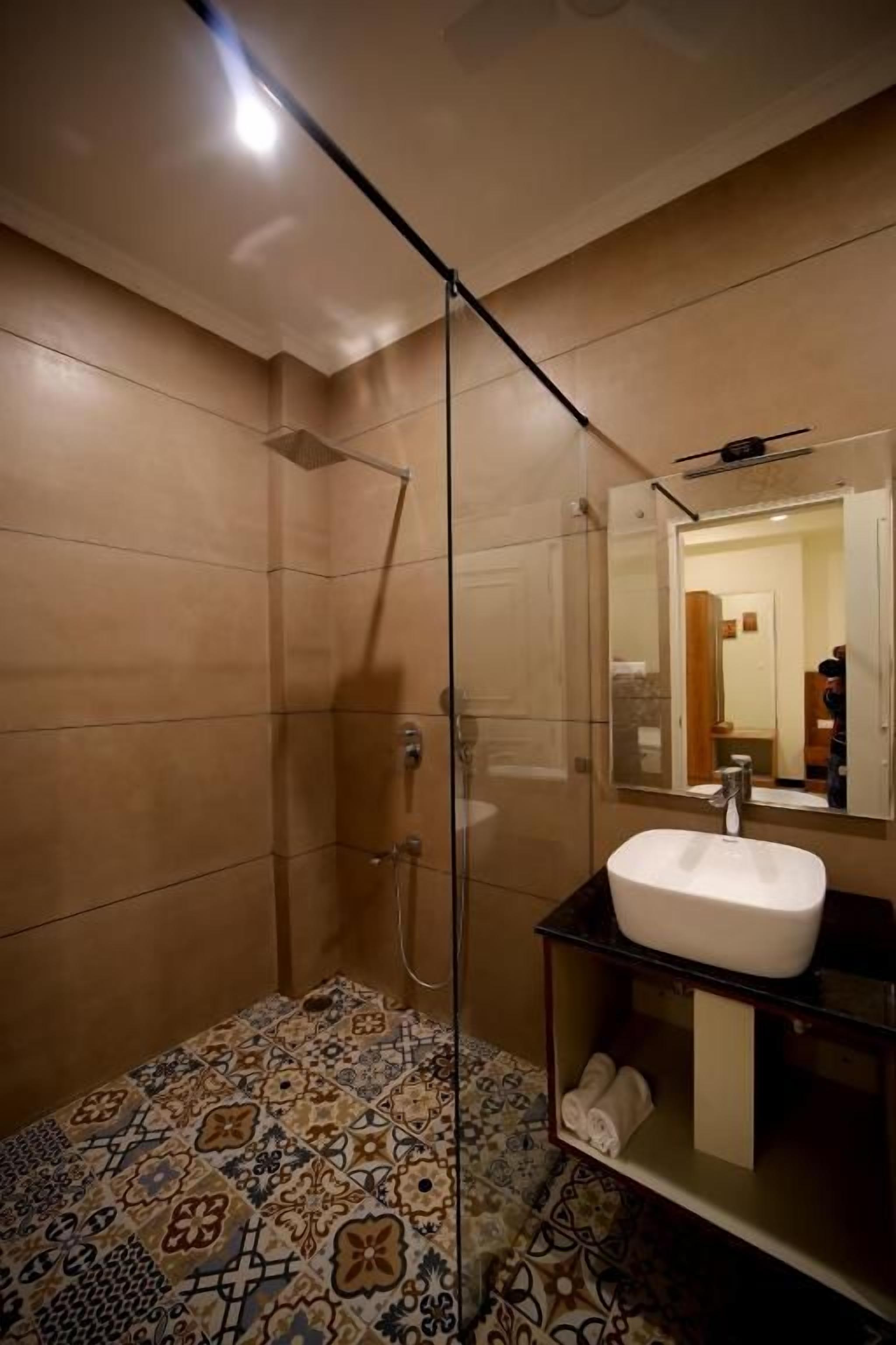 Deluxe Double Room | Bathroom