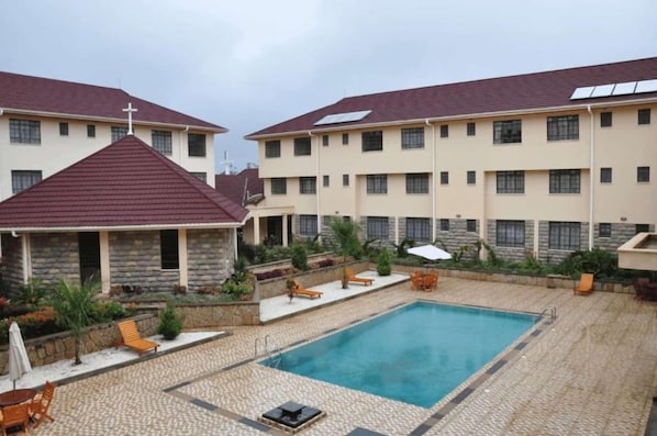 Pool - Radix Hotel (Nairobi)