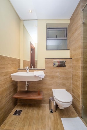 Bathroom - Taarifa Suites (Nairobi)