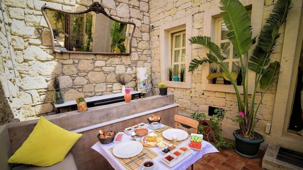 Outdoor dining - Micel Alacati (Çeşme)