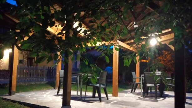 Tempat makan luar