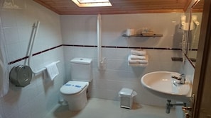 Bathroom - Hotel Valdovino (Valdovino)