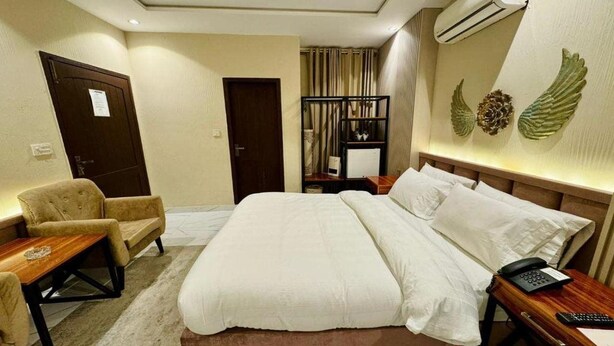 Room - Shelton Boulevard Hotel (Lahore)