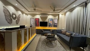 Lobby - Shelton Boulevard Hotel (Lahore)