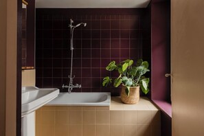 Bathroom - Repere Sauvage (La Ville-aux-Clercs)