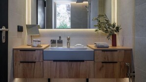 Bathroom - Three Olive Trees (Saronikos)