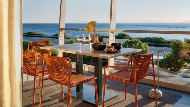 Outdoor dining - Three Olive Trees (Saronikos)
