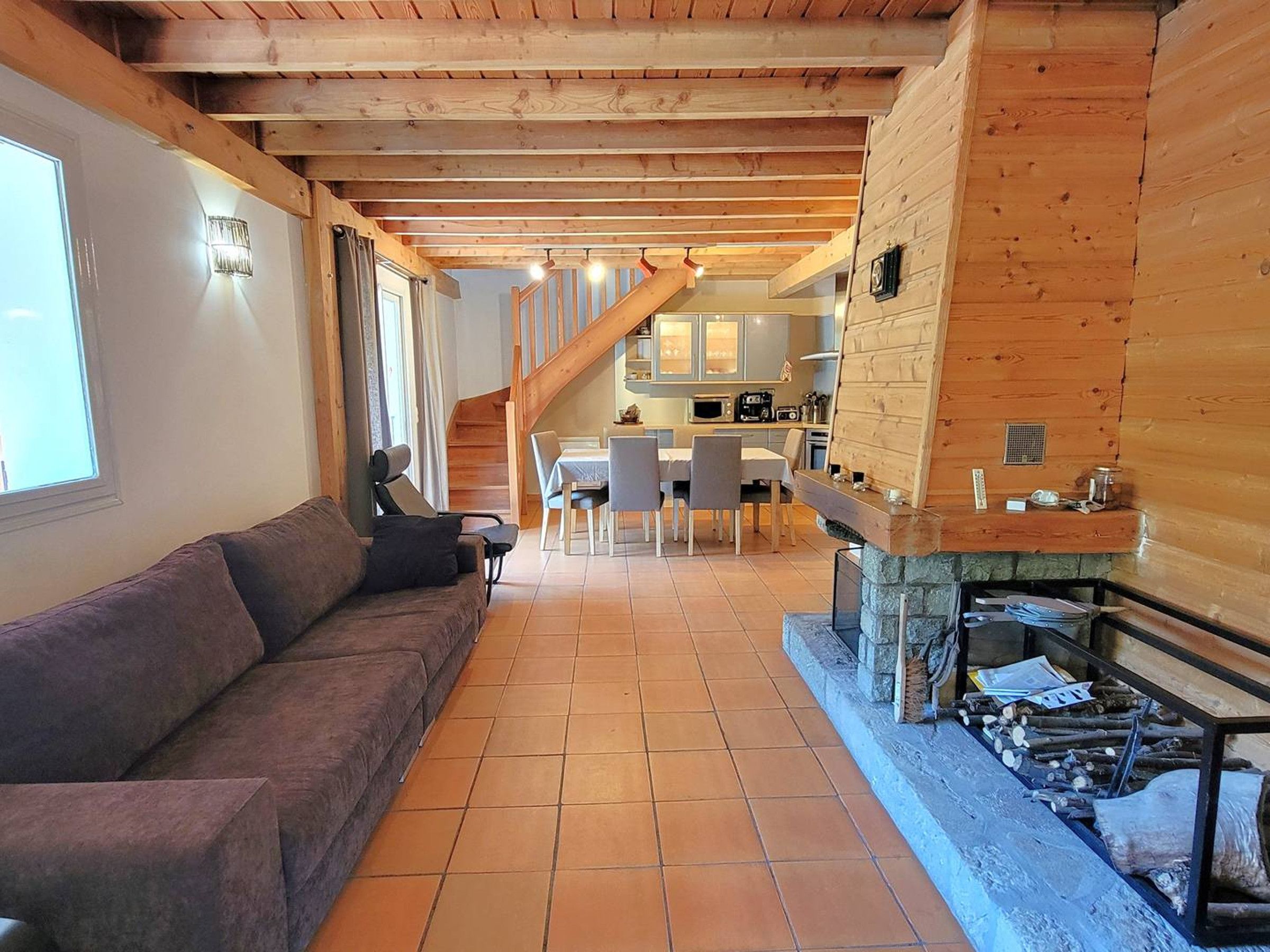 Fernseher, Kamin