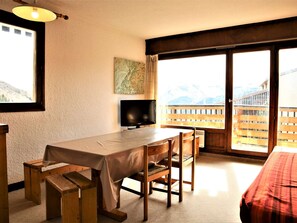 Interior - Apartment at slope's base, panoramic view - 6 guests (Auris)
