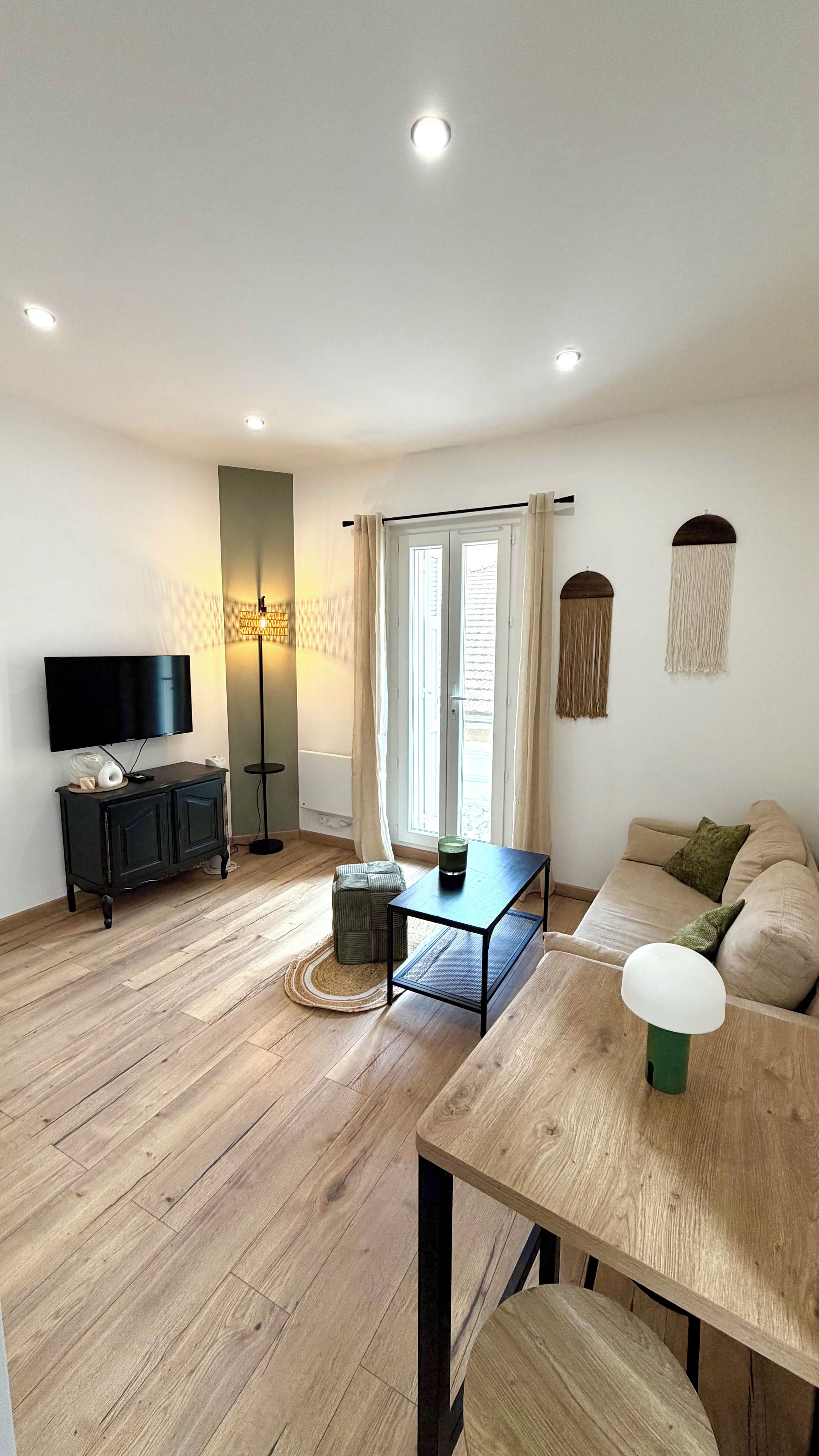 Smart TV, video library