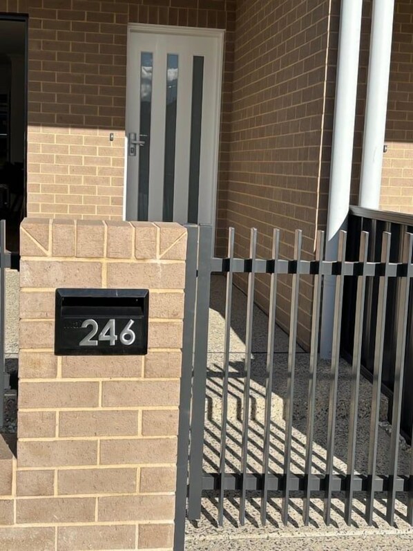 Unclassified image, 1 of 33, button - Kincaid Comfort Central 4 (Wagga Wagga)