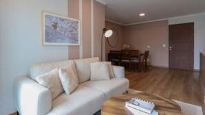 House - w Deluxe 3BR w Balcony in Prime Miraflores (Lima)
