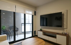 House - w Luxury 2BR w Balcony in Prime Miraflores (Lima)