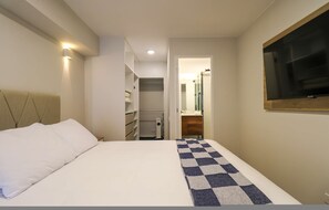 House - w Luxury 2BR w Balcony in Prime Miraflores (Lima)