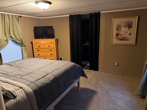 Room - Gibson Country Cottage (Gibson)