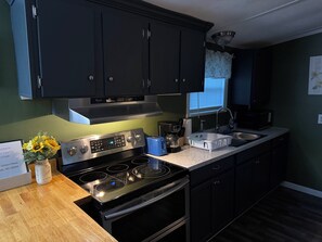Private kitchen - Gibson Country Cottage (Gibson)