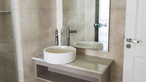 Shower, free toiletries - Kuteer by Lake 4BHK Pawna Lake Villa (Lonavala)
