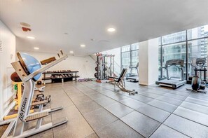 Fitness facility - Stylish King West Condo with Balcony (Toronto)