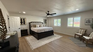 Room - Vrbo Property (Merced)