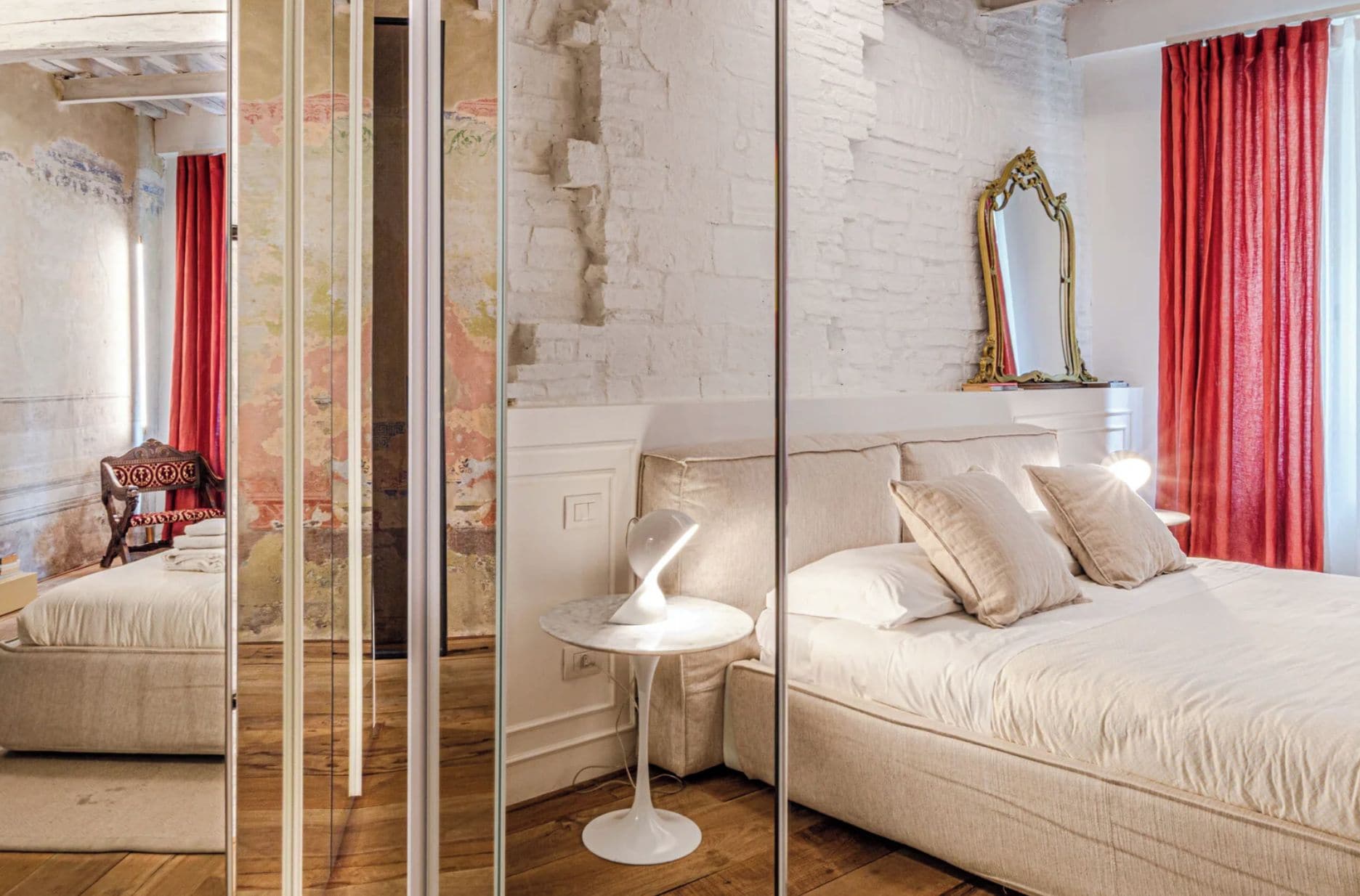 2 bedrooms, internet, bed sheets