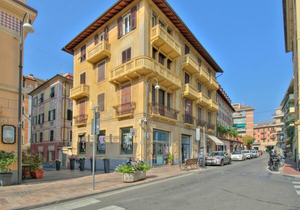 Immagine non classificata, 1 di 41, pulsante