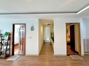 Desk, WiFi (free) - COSY HOMESTAY  (Thanh pho Chi Minh)