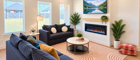TV, fireplace