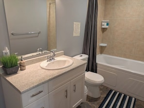 Bathroom - Forest 1-BR Suite w/Hot Tub, Playground & BBQ (Halfmoon Bay)
