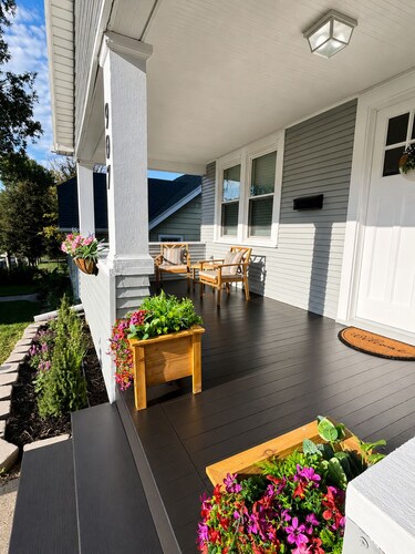 Cozy 4BR Bungalow, Steps to UNMC, Blackstone, VA