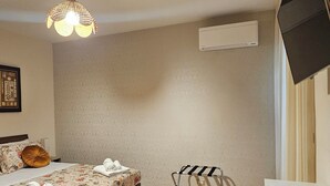 Bureau, Wi-Fi gratuit, draps fournis
