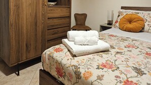 Bureau, Wi-Fi gratuit, draps fournis