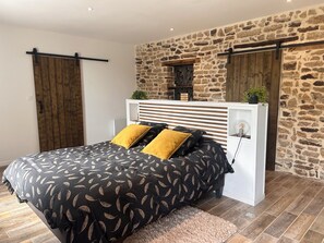 Room - Vrbo Property (Locmaria-Grand-Champ)