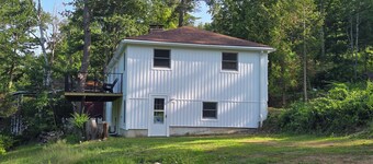 Family retreat. 3-br house in serene Bolton Landing. 2 miles to Bolton village.