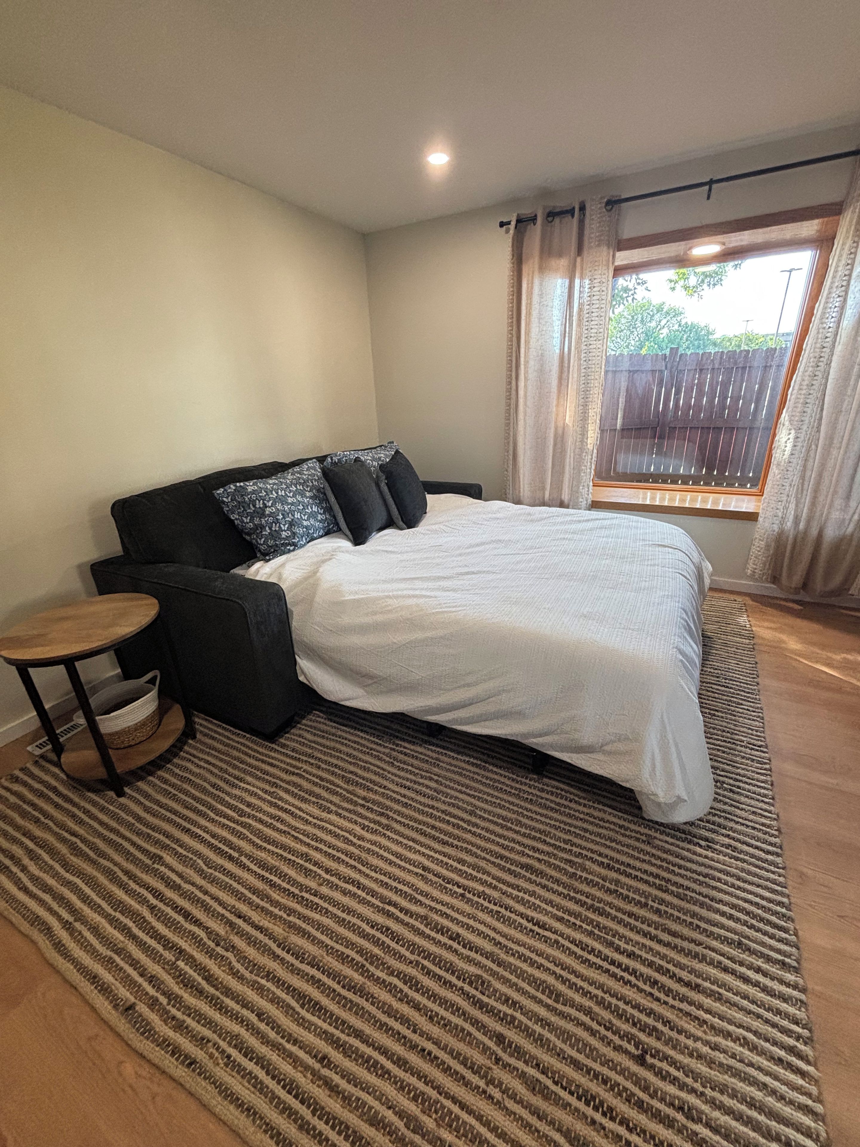 1 bedroom, iron/ironing board, WiFi (free), bed sheets