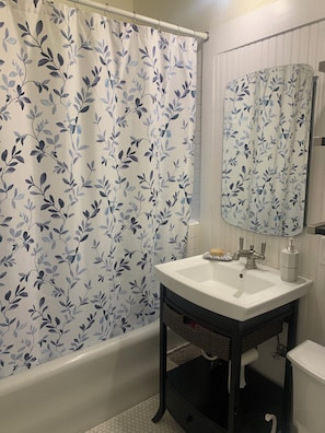 Bathroom - Two bedroom, Two Bath with Pool in vibrant Downtown Orlando (Orlando)
