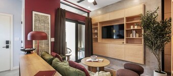 Designer 1BR at City Park | Walk to Aggieville