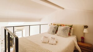 Unclassified image, 2 of 12, button - Vrbo Property (Lisboa)