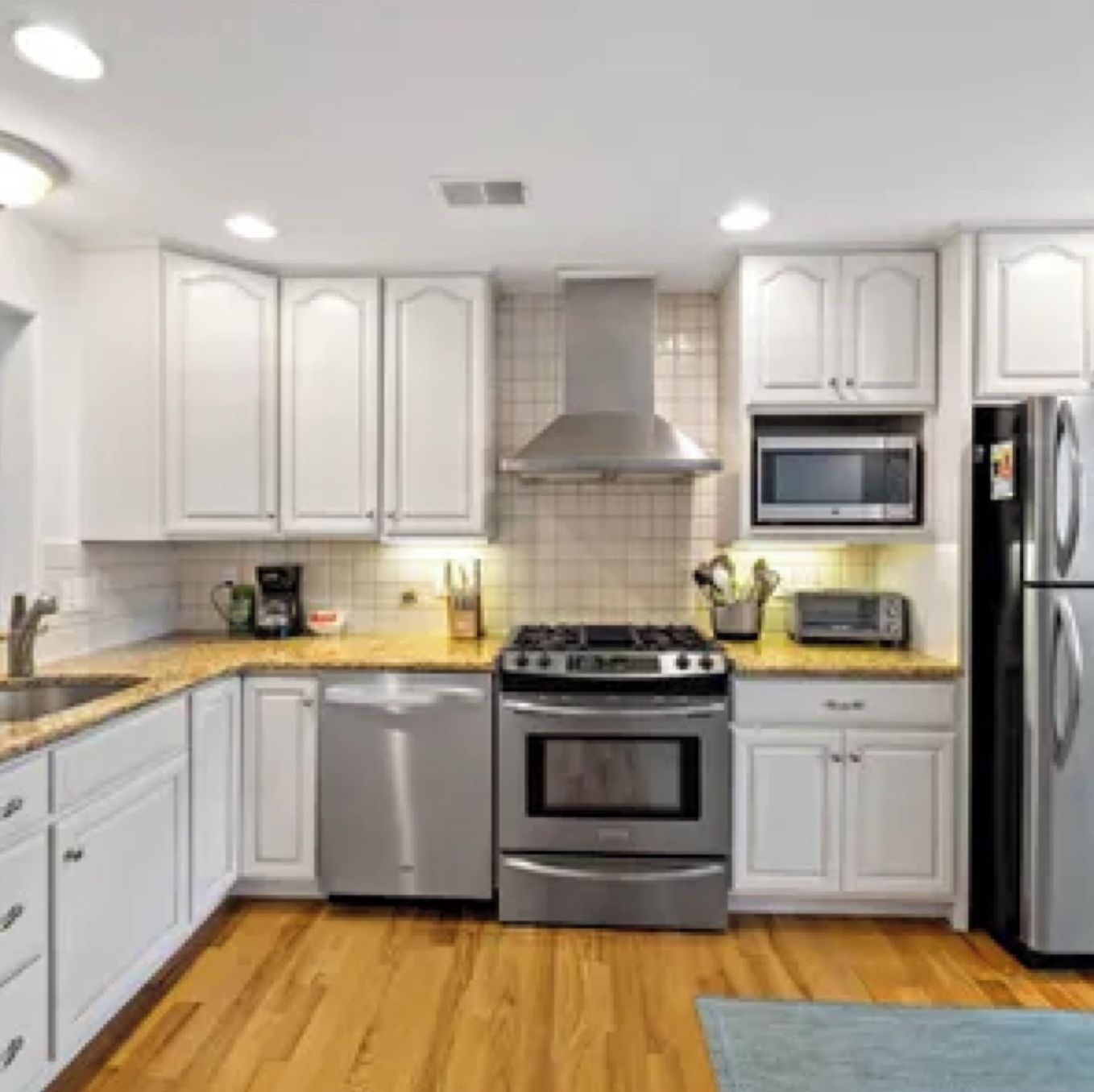 Coffee/tea maker, fridge, microwave, oven