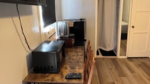 1 bedroom, WiFi, bed sheets - Cozy Studio Style Private Guest House (Banning)