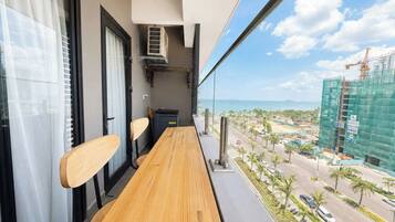 Design Apartment, Beach View | Outdoor dining